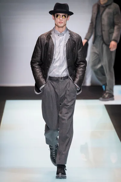 Look 12